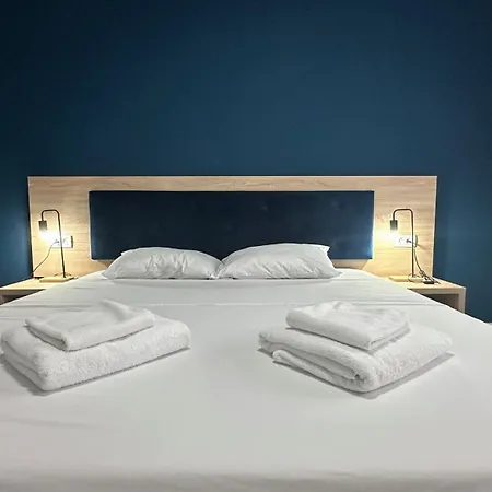 Eliza - Powered By Neo - Private Parking טימישוארה