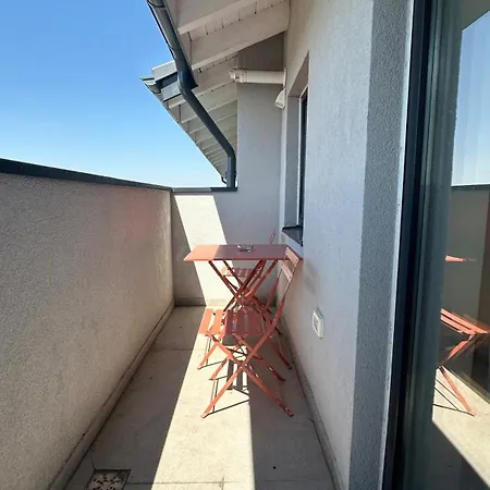 Eliza - Powered By Neo - Private Parking טימישוארה