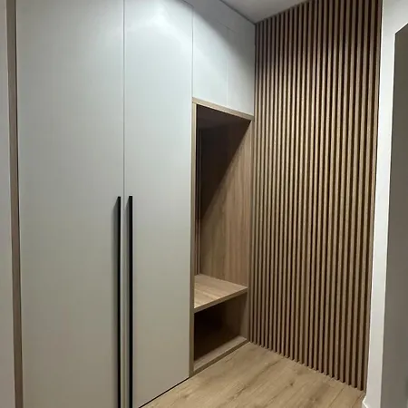 Eliza - Powered By Neo - Private Parking